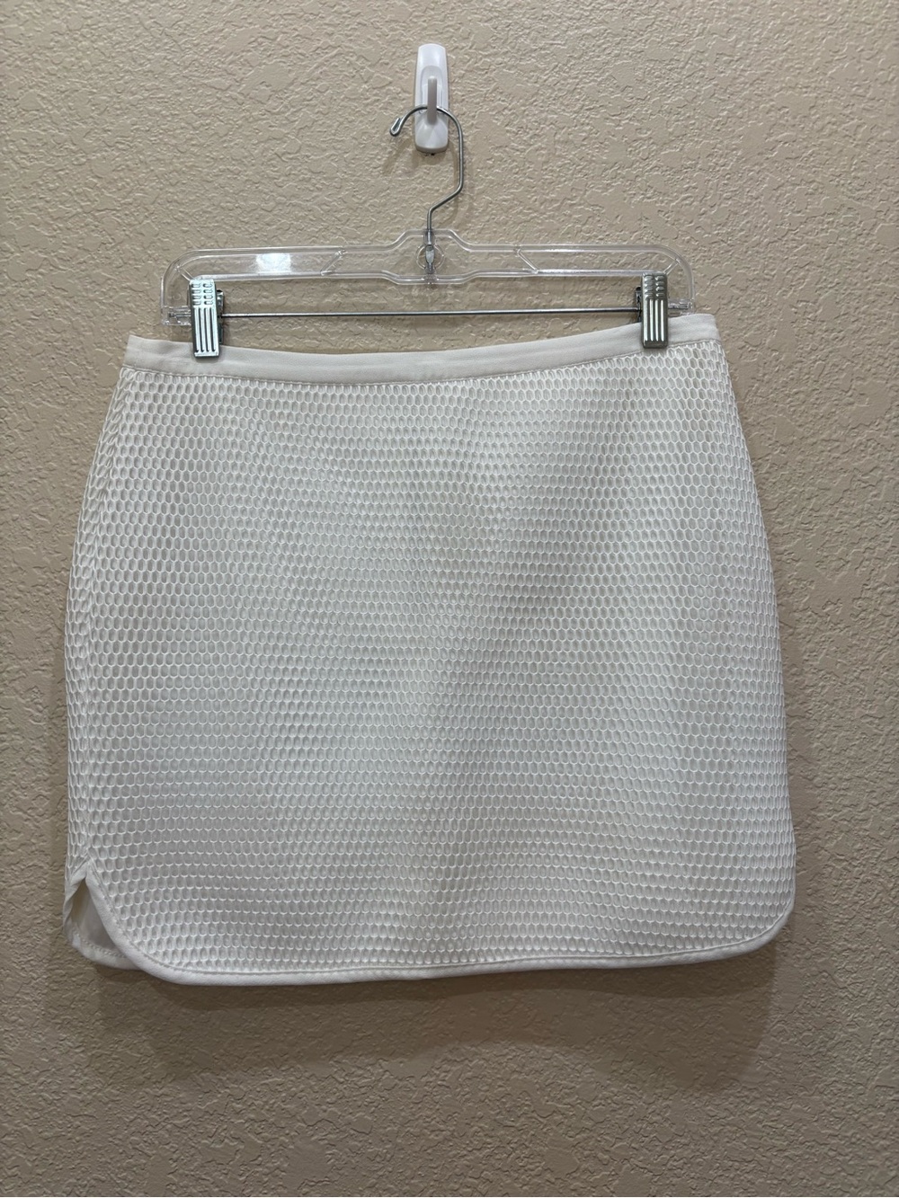 Lush White Honeycomb Mesh Textured Mini Skirt Large Sporty